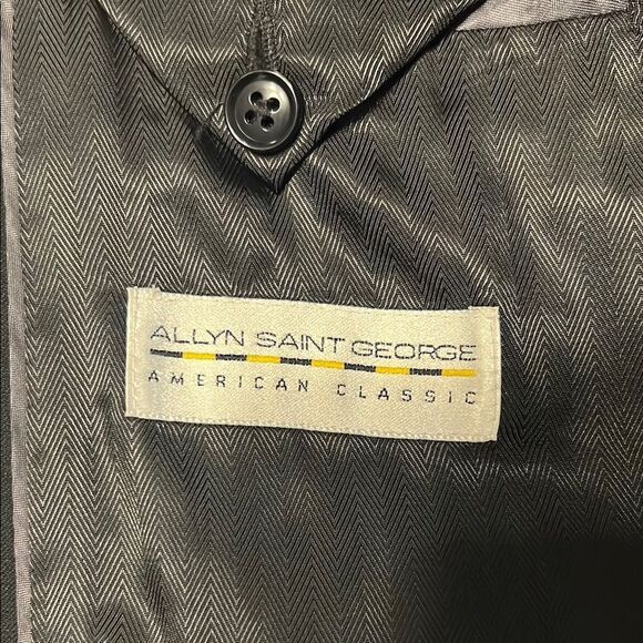 Allyn Saint George Gray Pinstripe Men’s Suit - Picture 3 of 9